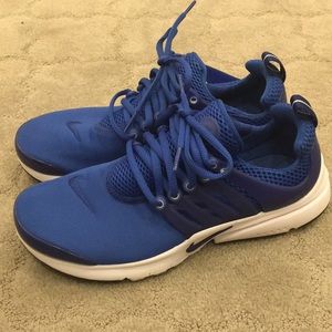 Nike Presto size 7 youth (fits women 8.5) blue